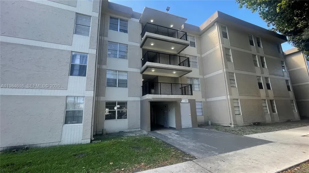 1805 W 56th Street Hialeah FL 33012