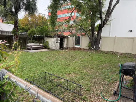 1395 SW 22nd Terrace Miami FL 33145