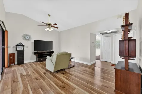 889 Hamilton Drive Homestead FL 33034
