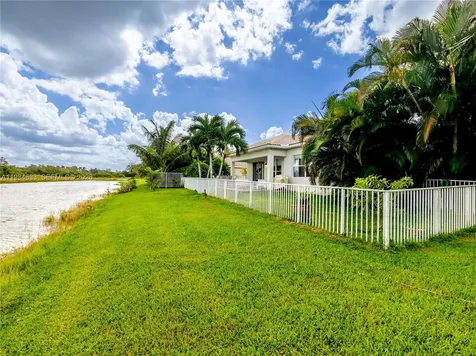 903 NW 167th Avenue Pembroke Pines FL 33028