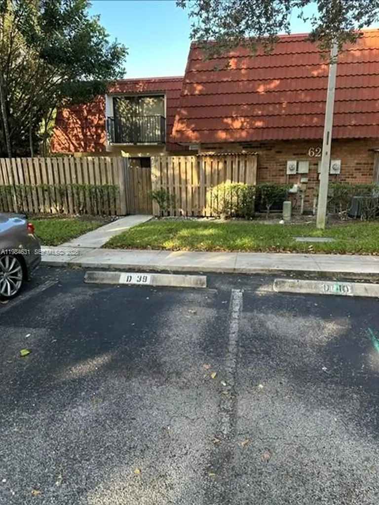 713 NW 99th Circle Plantation FL 33324