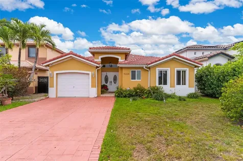 9224 Grand Canal Drive Miami FL 33174