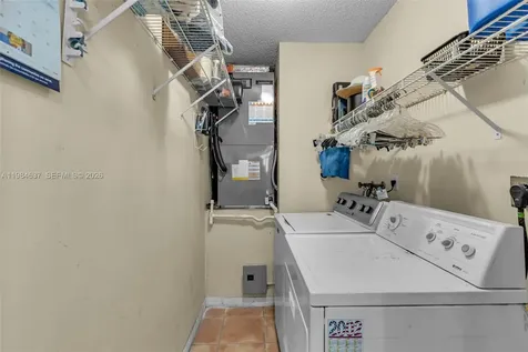 9224 Grand Canal Drive Miami FL 33174