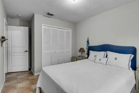 9224 Grand Canal Drive Miami FL 33174