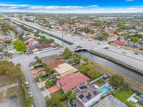 9224 Grand Canal Drive Miami FL 33174