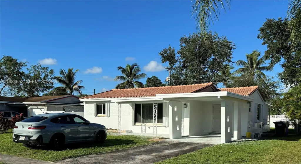 2400 N 57th Way Hollywood FL 33021
