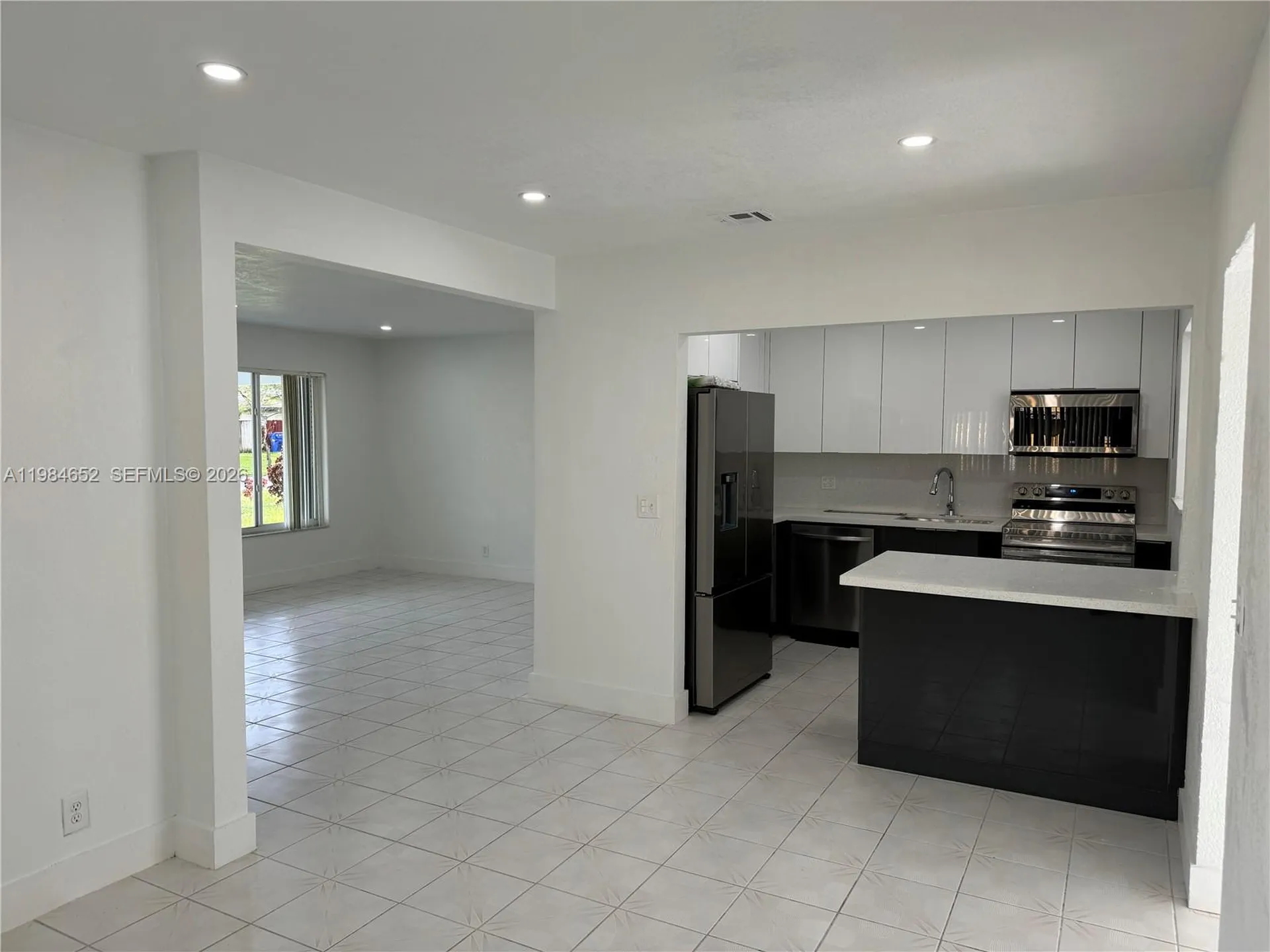 2400 N 57th Way Hollywood FL 33021