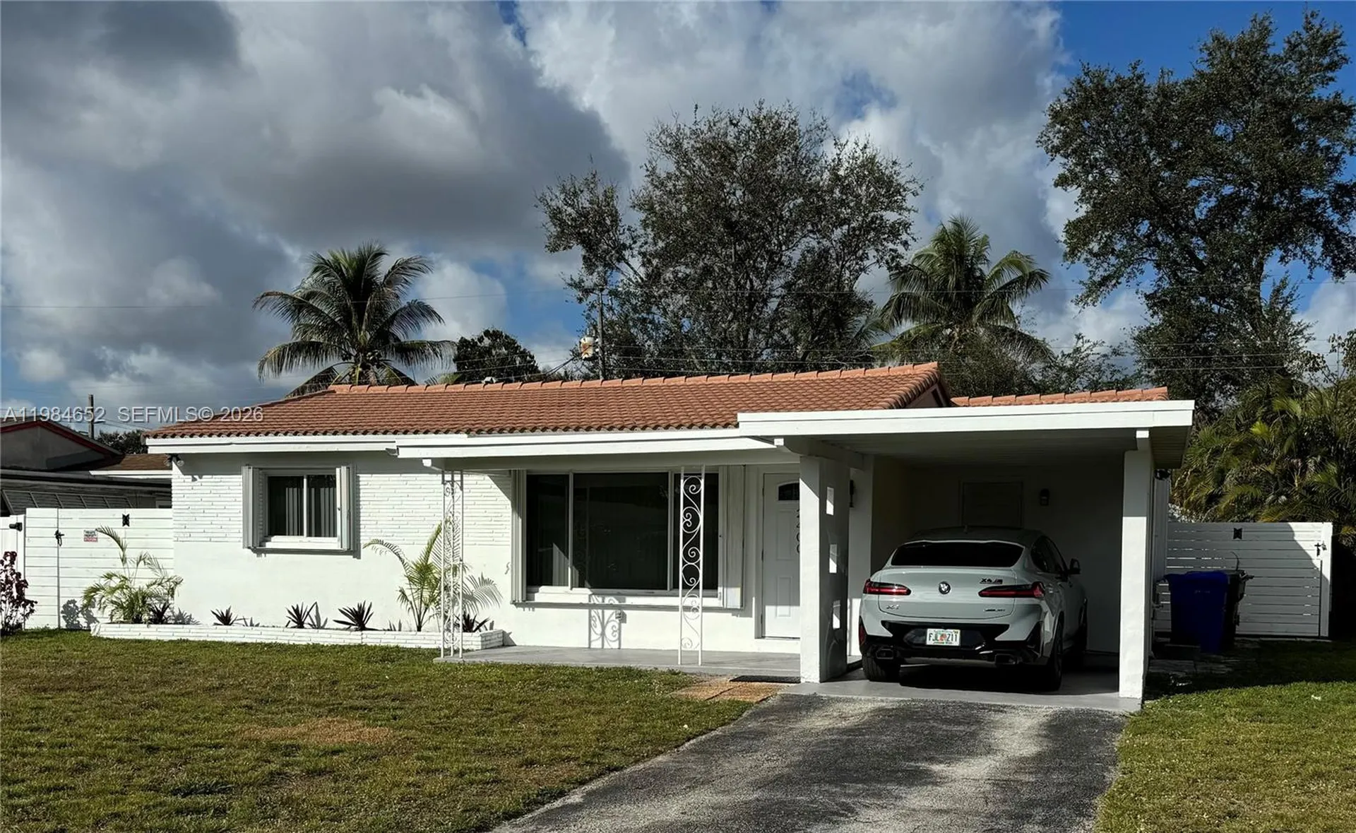2400 N 57th Way Hollywood FL 33021