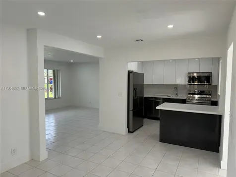 2400 N 57th Way Hollywood FL 33021