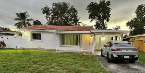 2400 N 57th Way Hollywood FL 33021