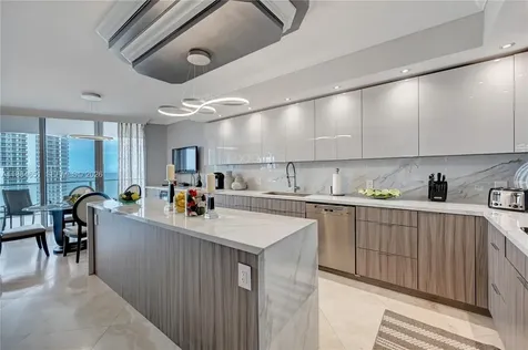 3101 S Ocean Drive Hollywood FL 33019