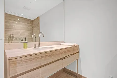18975 Collins Avenue Sunny Isles Beach FL 33160