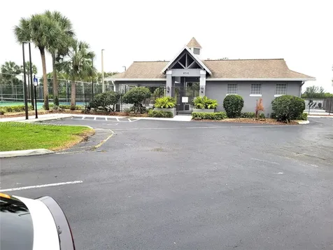 5823 Plum Harbor Circle Tamarac FL 33321