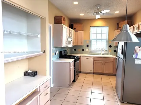 5823 Plum Harbor Circle Tamarac FL 33321