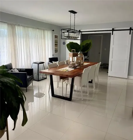 8123 SW 95th Court Miami FL 33173