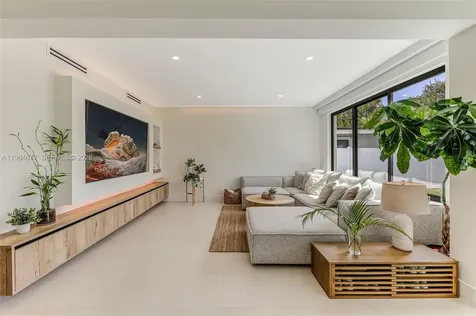 905 Fairway Drive Miami Beach FL 33141
