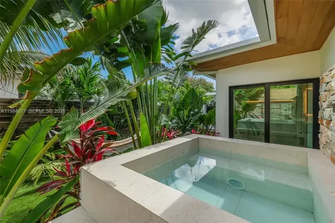 905 Fairway Drive Miami Beach FL 33141