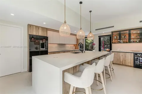 905 Fairway Drive Miami Beach FL 33141
