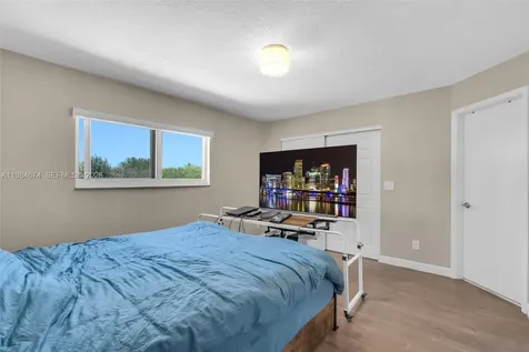 1086 SE 5th Court Dania Beach FL 33004
