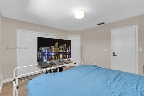 1086 SE 5th Court Dania Beach FL 33004