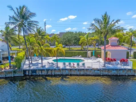 1086 SE 5th Court Dania Beach FL 33004
