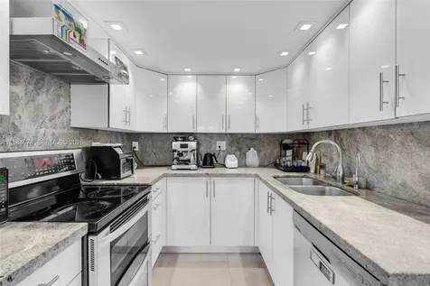 1086 SE 5th Court Dania Beach FL 33004