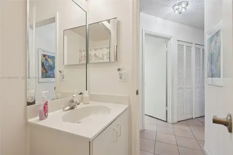 15201 S Wilshire Circle S Pembroke Pines FL 33027
