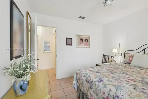 15201 S Wilshire Circle S Pembroke Pines FL 33027