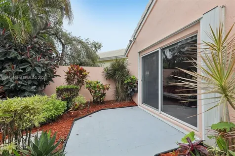 15201 S Wilshire Circle S Pembroke Pines FL 33027
