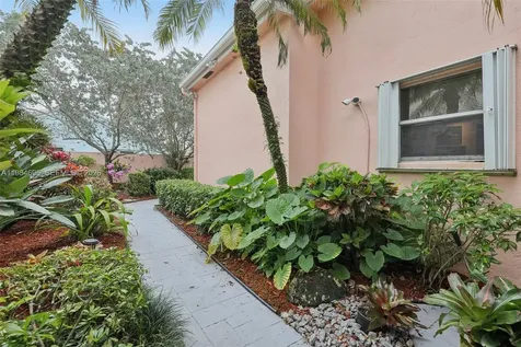 15201 S Wilshire Circle S Pembroke Pines FL 33027