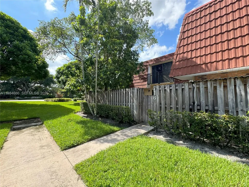 716 NW 98th Way Plantation FL 33324