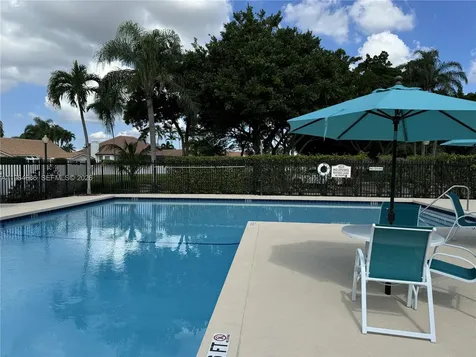 716 NW 98th Way Plantation FL 33324