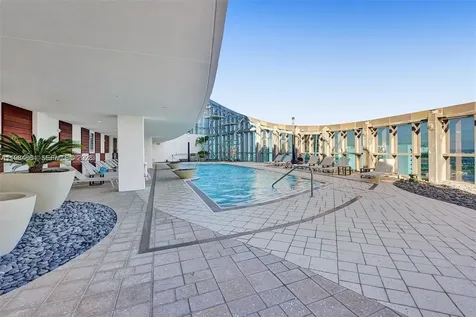 851 NE 1st Avenue Miami FL 33132