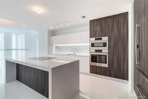 851 NE 1st Avenue Miami FL 33132