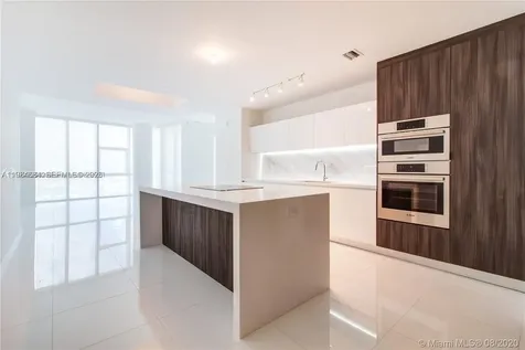 851 NE 1st Avenue Miami FL 33132