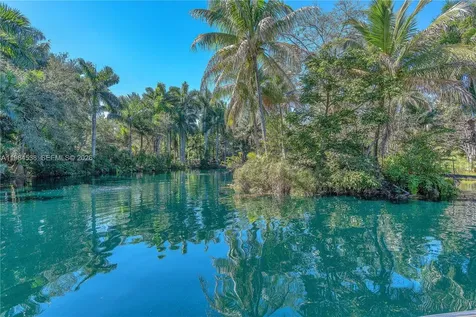 154TH Street - 870 North Miami Beach FL 33162