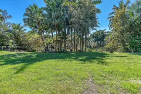 154TH Street - 870 North Miami Beach FL 33162