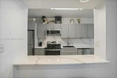 100 Lincoln Road Miami Beach FL 33139