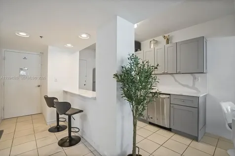 100 Lincoln Road Miami Beach FL 33139