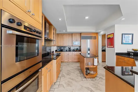 21200 Point Place Aventura FL 33180