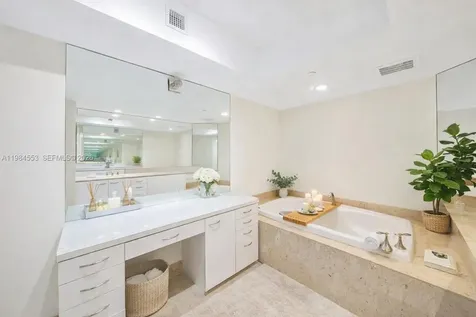 21200 Point Place Aventura FL 33180