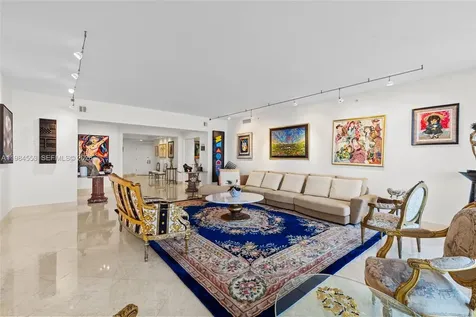 21200 Point Place Aventura FL 33180