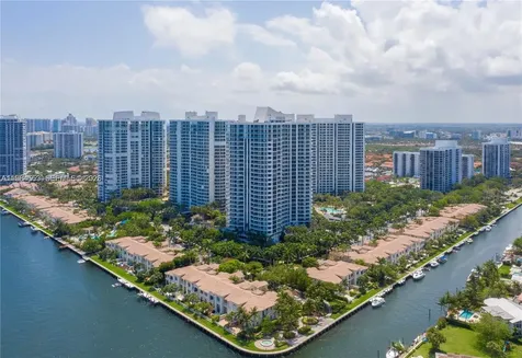 21200 Point Place Aventura FL 33180