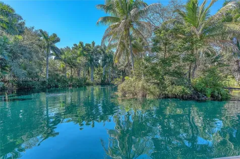 154TH Street - 861 North Miami Beach FL 33162