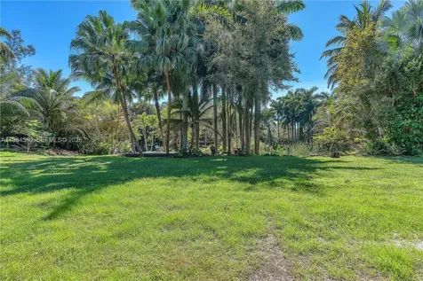 154TH Street - 861 North Miami Beach FL 33162