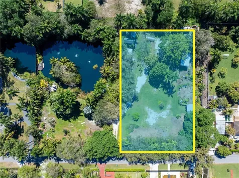 154TH Street - 861 North Miami Beach FL 33162