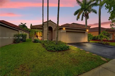 930 Bluewood Terrace Weston FL 33327