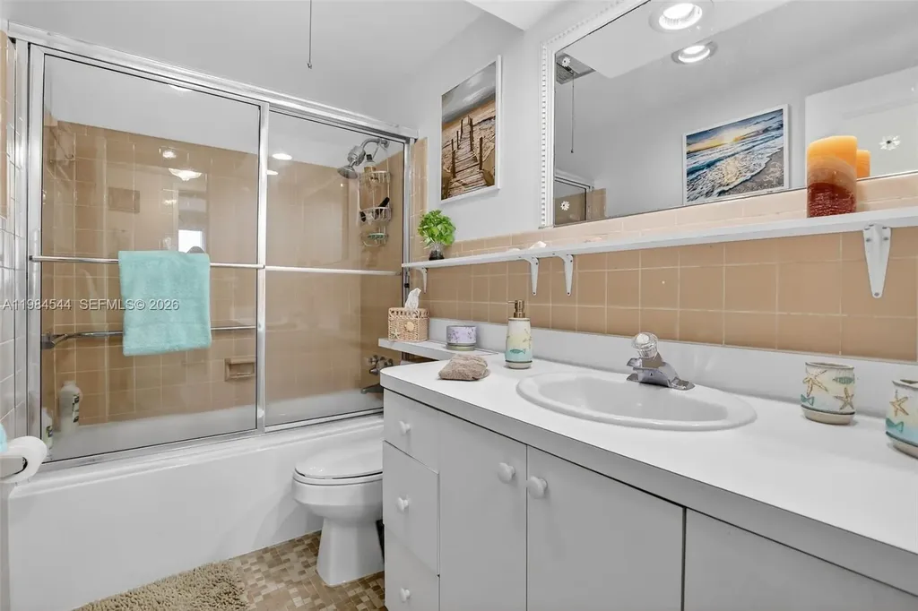 3233 NE 34th Street Fort Lauderdale FL 33308