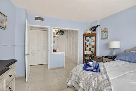 3233 NE 34th Street Fort Lauderdale FL 33308