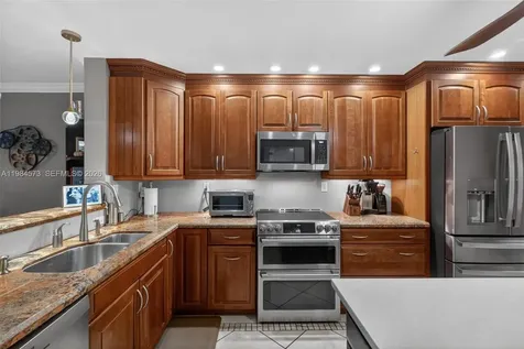 1860 Sweetbay Way Hollywood FL 33019